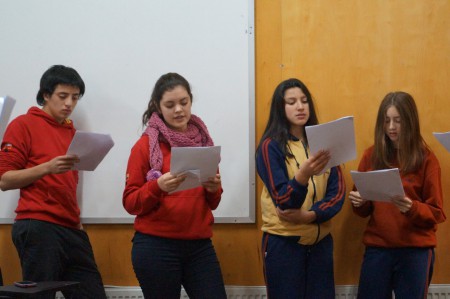 Integrantes practicando sus dialogos